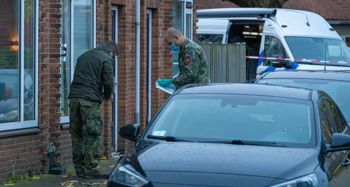 Explosief afgegaan bij woning Explosieven Opruimingsdienst Defensie aanwezig - Foto 3