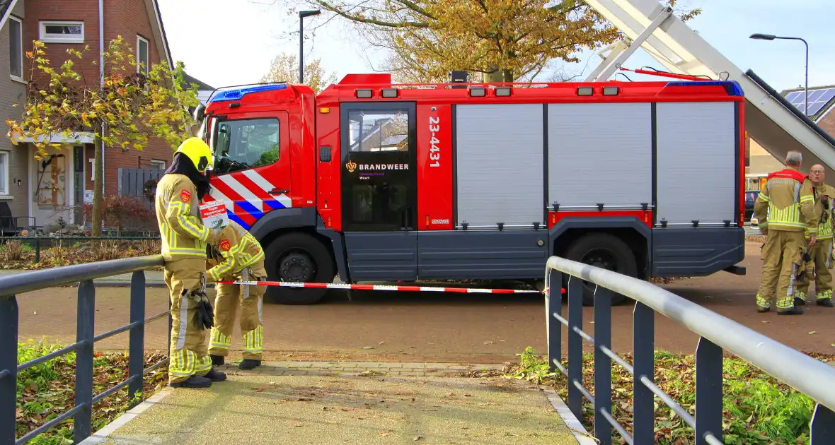 Omtrekken boom gaat verkeerd en valt op pergola - Foto 8