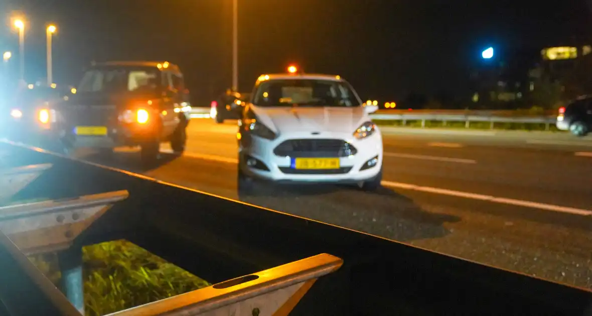 Vier voertuigen betrokken bij kettingbotsing op snelweg - Foto 1