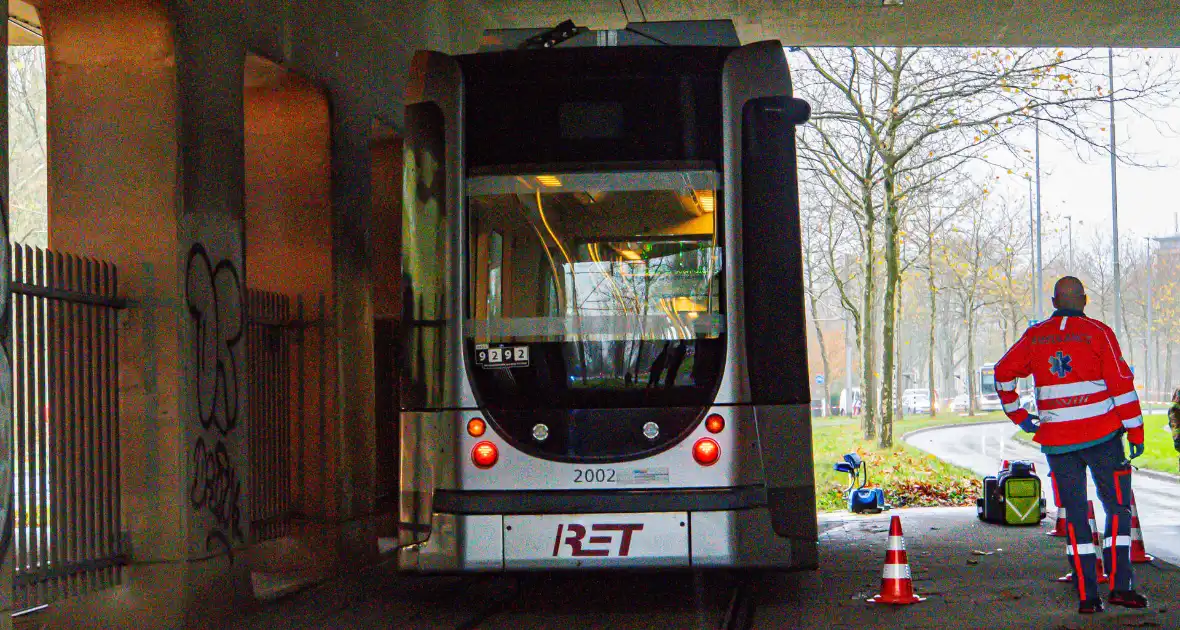 Persoon ernstig gewond bij botsing met tram - Foto 2