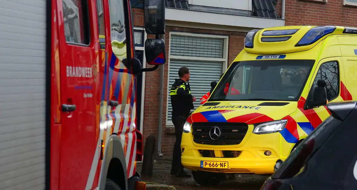 Gewonde en forse rookontwikkeling bij woningbrand - Foto 1