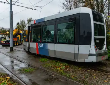 Flinke vertraging door ontsporing tram