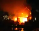 Flinke vlammen bij grote brand in vrijstaande woning