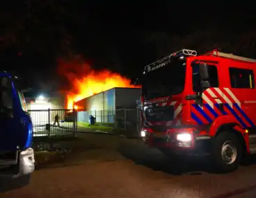 Rookontwikkeling en vlammen bij grote brand