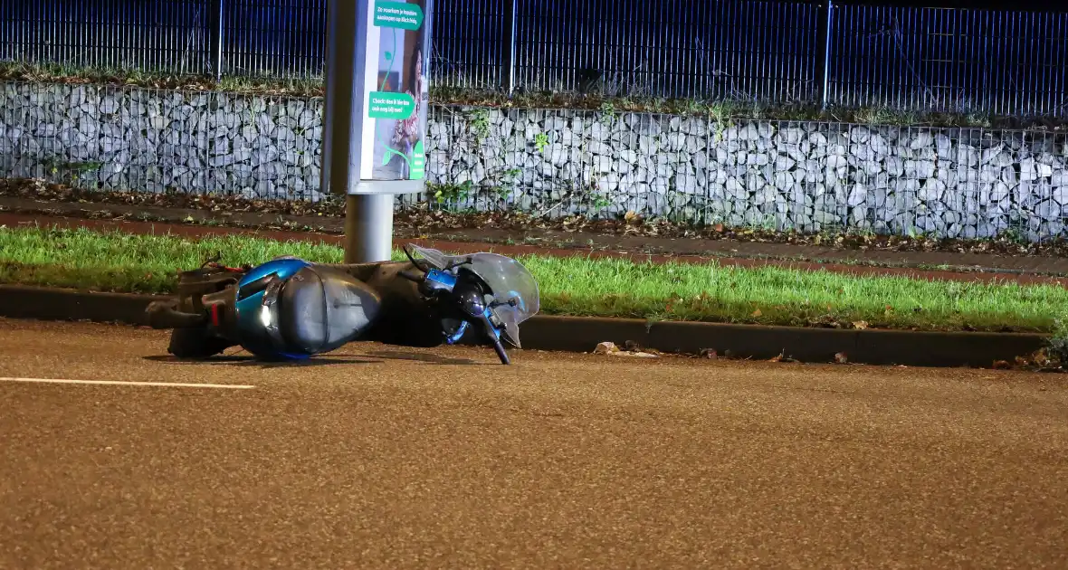 Scooterrijder ernstig gewond bij verkeersongeval - Foto 4