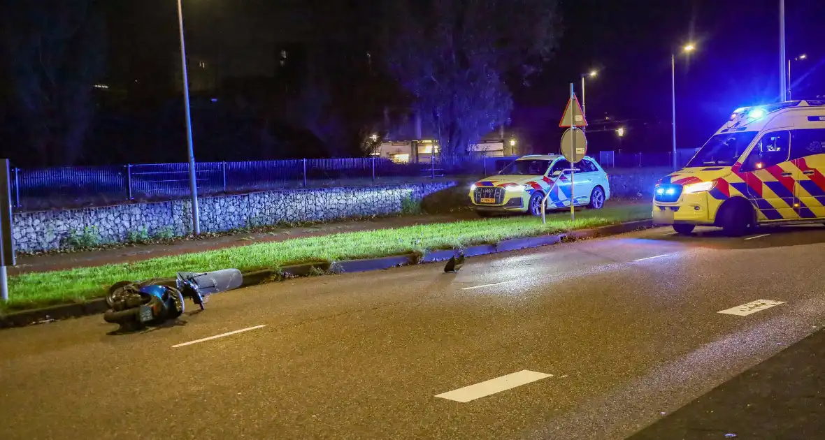 Scooterrijder ernstig gewond bij verkeersongeval - Foto 6