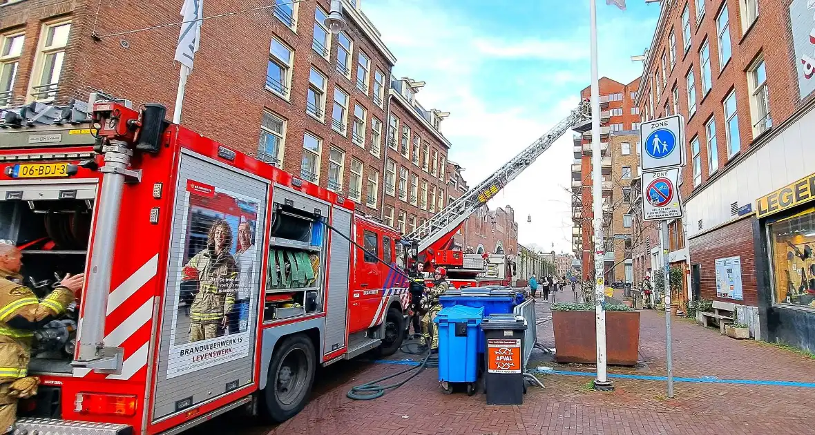 Veel rook bij brand in appartement - Foto 2