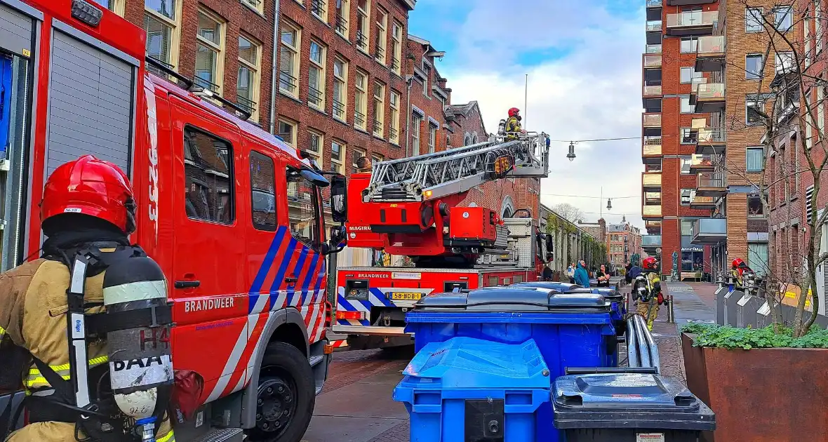 Veel rook bij brand in appartement - Foto 3