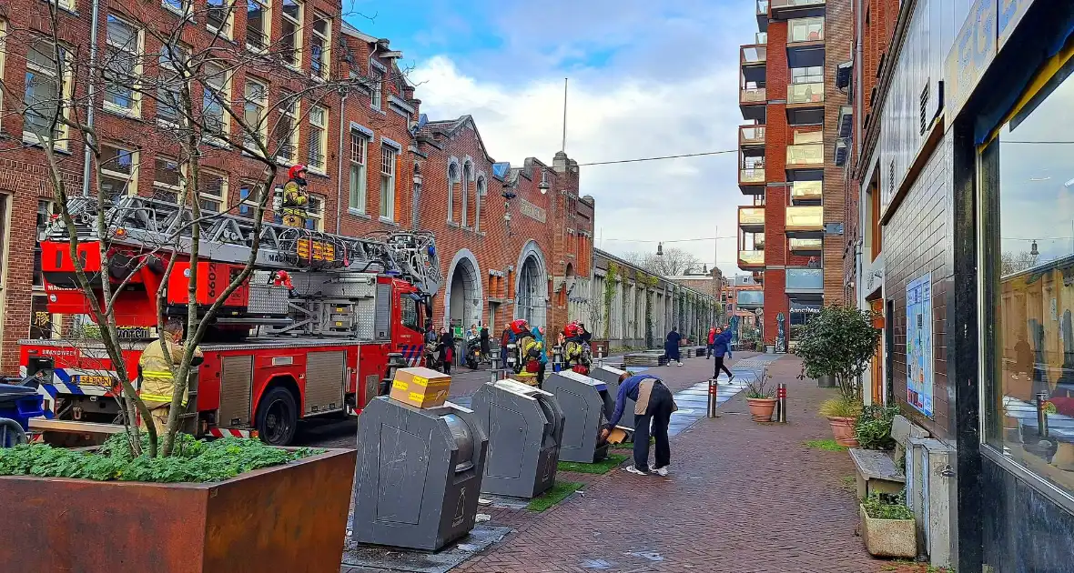 Veel rook bij brand in appartement - Foto 4