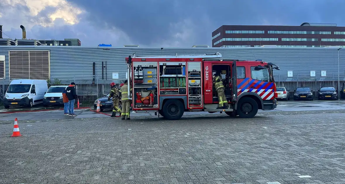 Motorcompartiment brandt volledig uit bij autoverhuurder - Foto 4