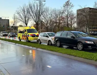 Auto's beschadigd na kop-staartbotsing