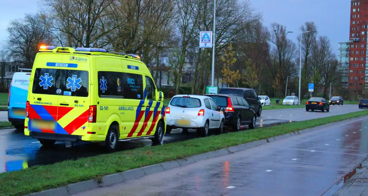 Auto's beschadigd na kop-staartbotsing - Foto 5