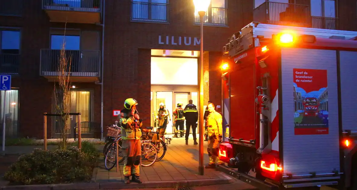 Brand in keuken door brandweer geblust