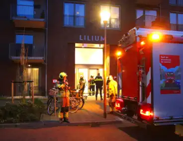 Brand in keuken door brandweer geblust