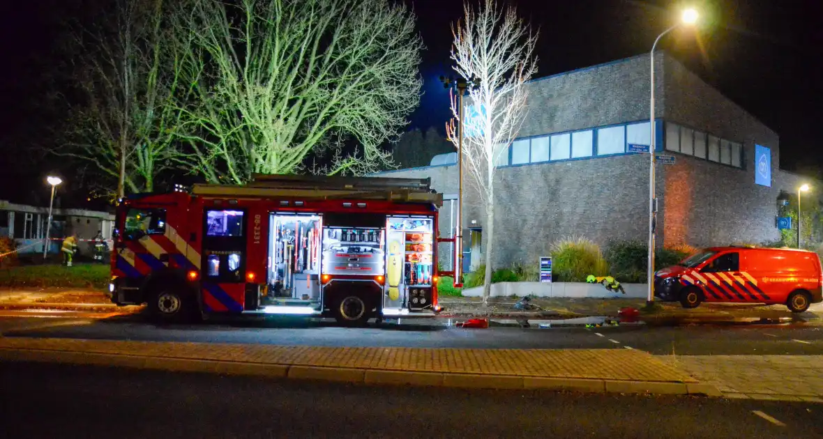 Supermarkt ontruimd en vol rook door brand