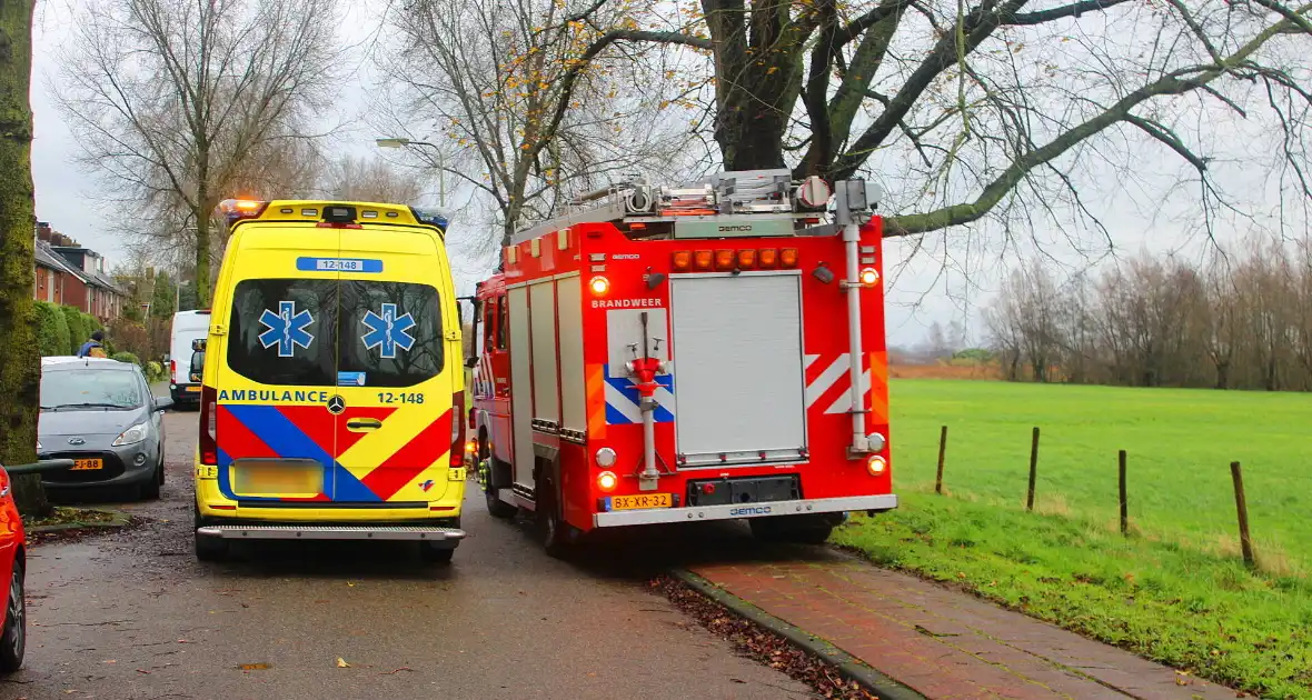 Beknelling in woning, brandweer assisteert - Foto 1