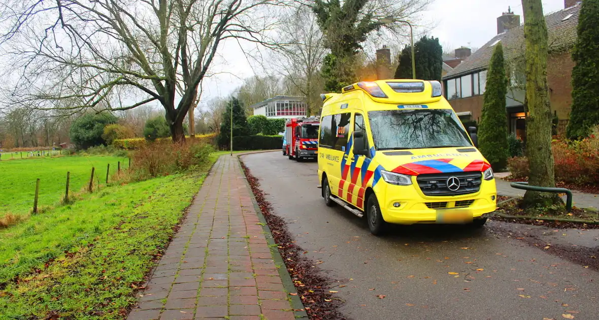 Beknelling in woning, brandweer assisteert - Foto 2