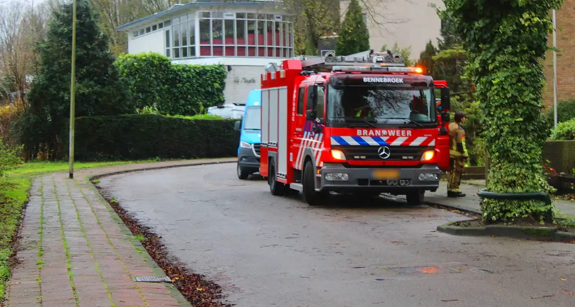 Beknelling in woning, brandweer assisteert - Foto 3