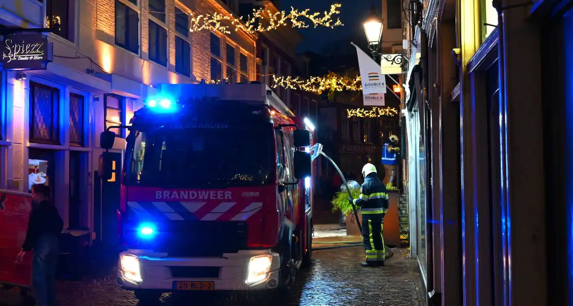 Keukenbrand in hamburgerrestaurant - Foto 1