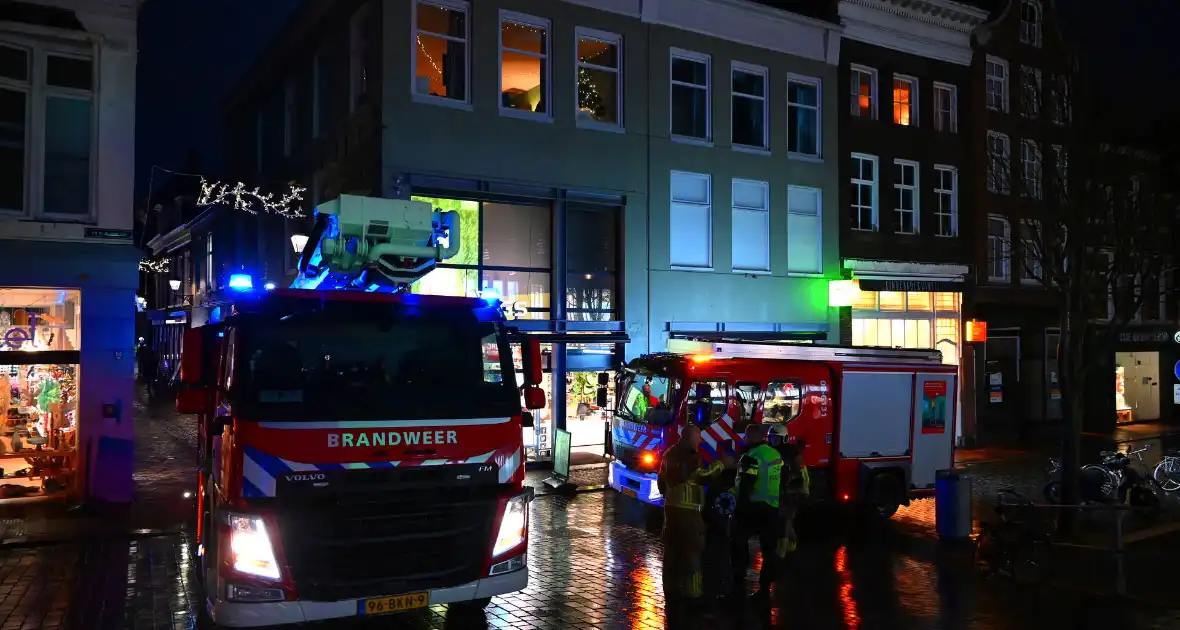 Keukenbrand in hamburgerrestaurant - Foto 5