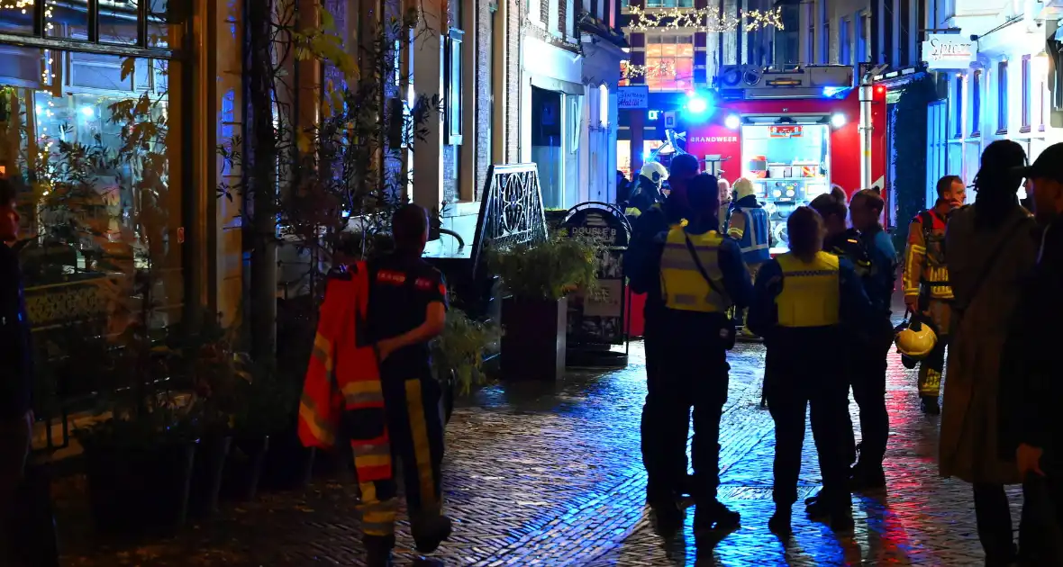 Keukenbrand in hamburgerrestaurant - Foto 6