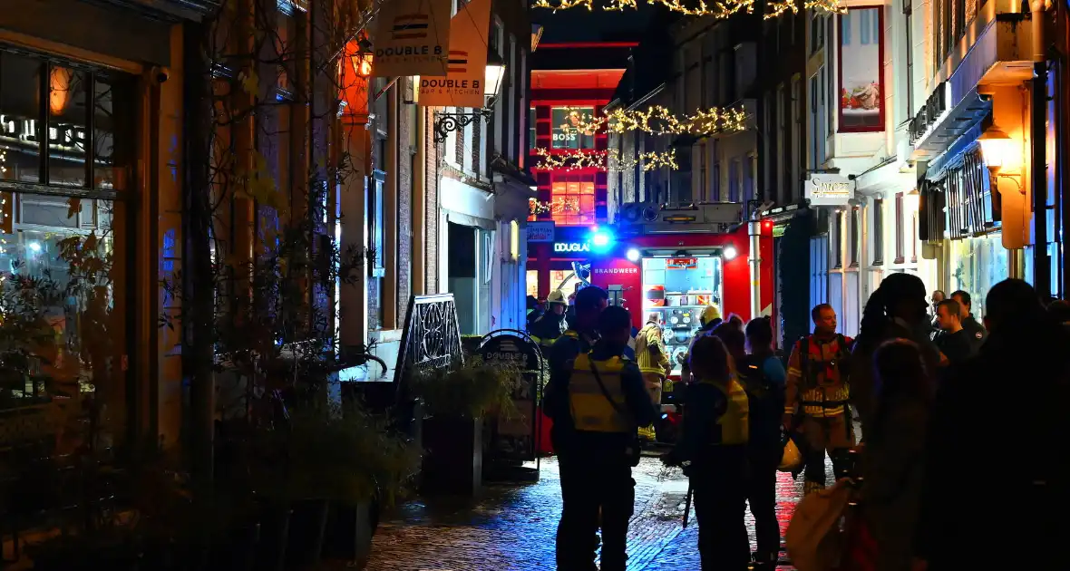 Keukenbrand in hamburgerrestaurant - Foto 7