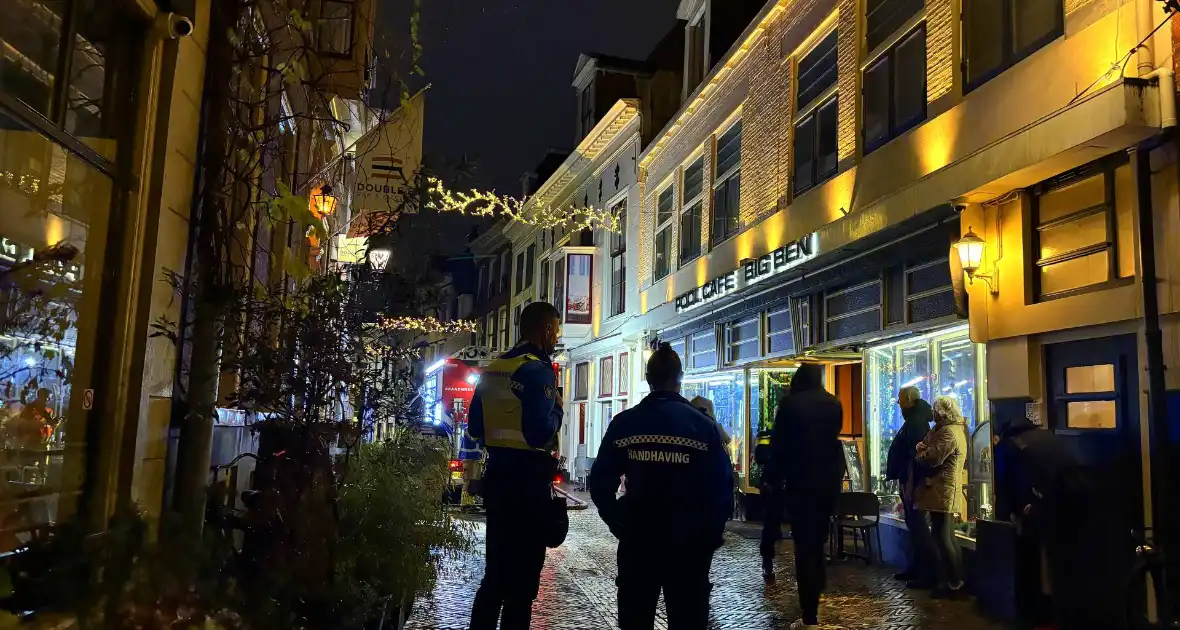 Keukenbrand in hamburgerrestaurant - Foto 8