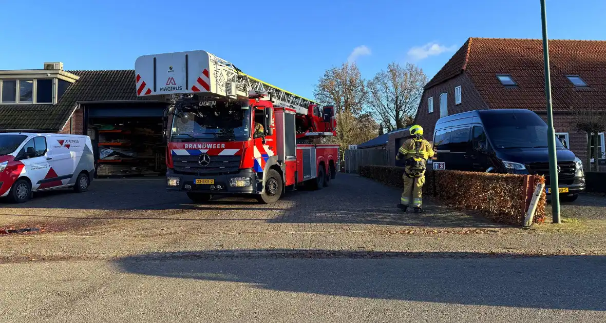 Brandweer blust brand in afzuiging - Foto 2