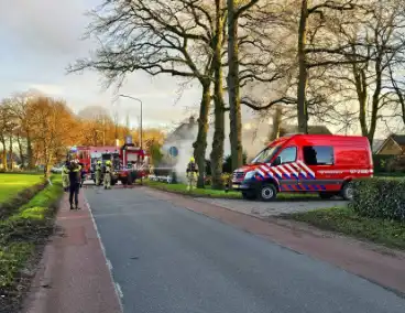 Brandweer blust brand in elektriciteitskast