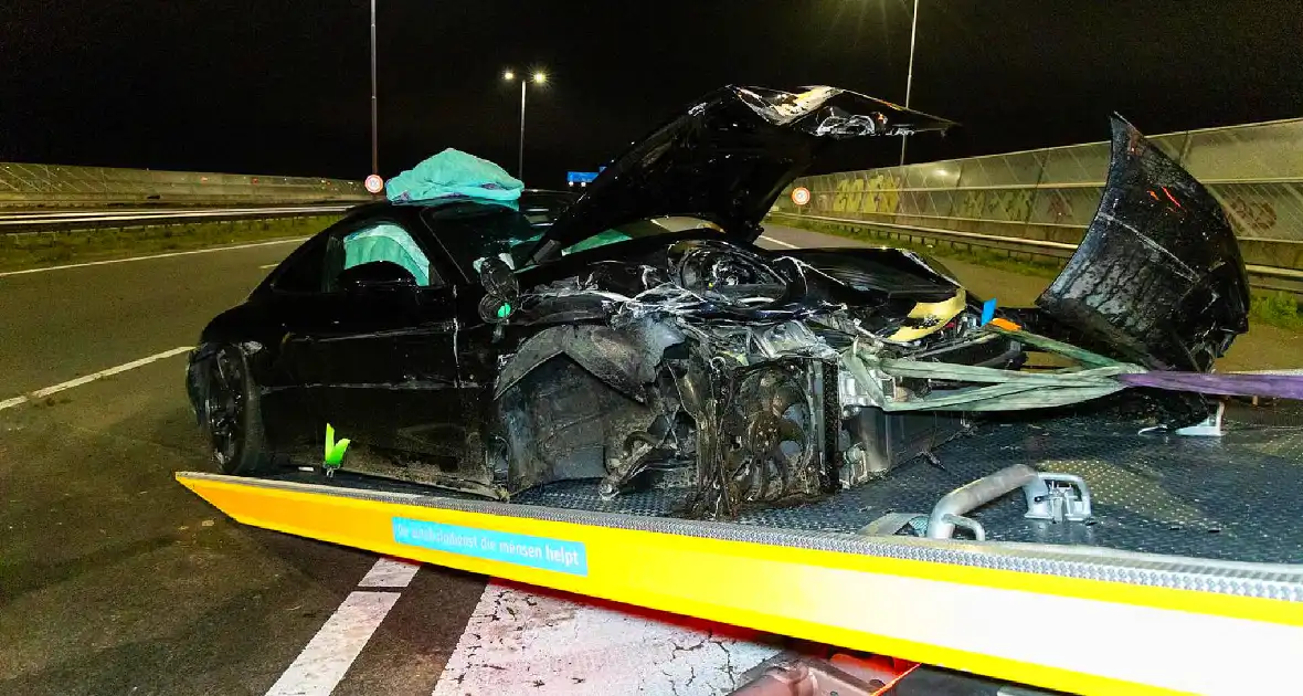 Peperdure bolide met prijskaart van 220 000 crasht - Foto 1