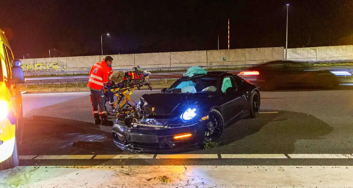 Peperdure bolide met prijskaart van 220 000 crasht - Foto 11