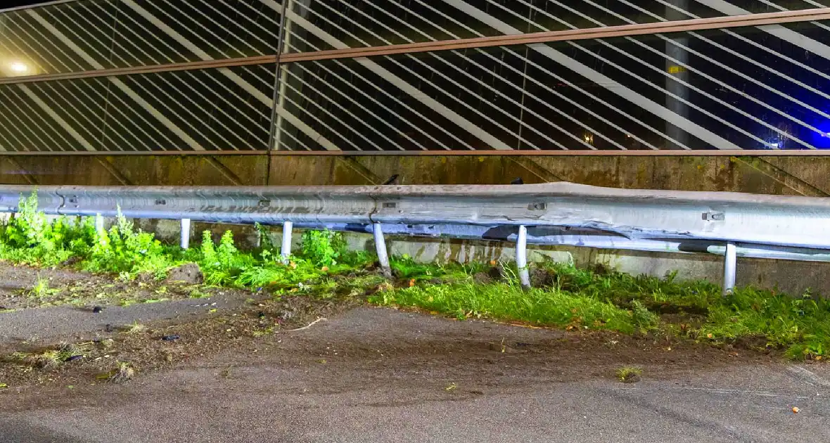 Peperdure bolide met prijskaart van 220 000 crasht - Foto 4