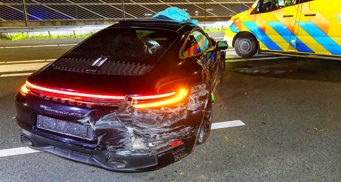 Peperdure bolide met prijskaart van 220 000 crasht - Foto 7