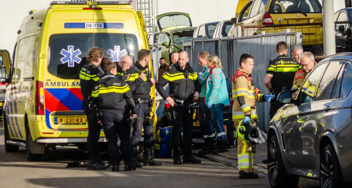 Traumateam ingezet voor incident bij autodemontage bedrijf - Foto 5