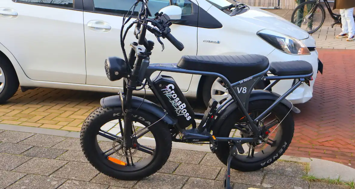 Persoon op fatbike botst met auto - Foto 10