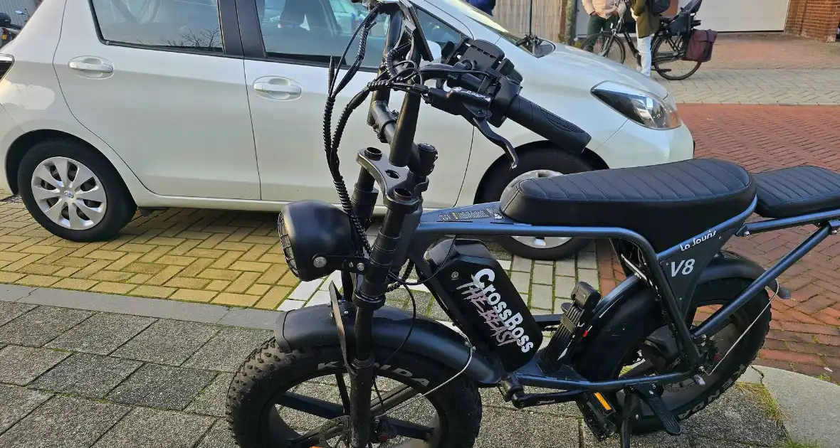 Persoon op fatbike botst met auto - Foto 3