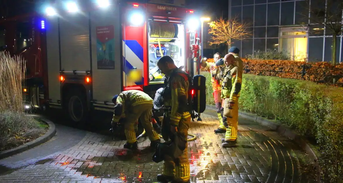 Brandweer doet onderzoek naar chemische lucht in zorgcentrum - Foto 10