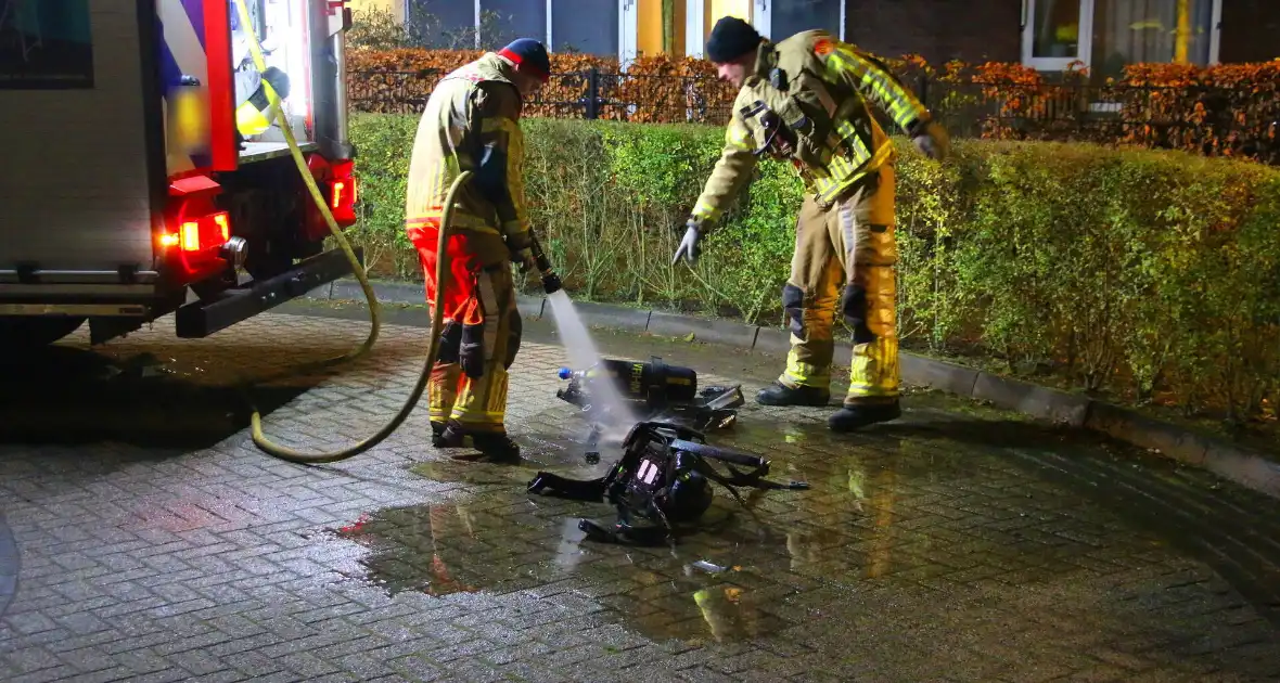 Brandweer doet onderzoek naar chemische lucht in zorgcentrum - Foto 7