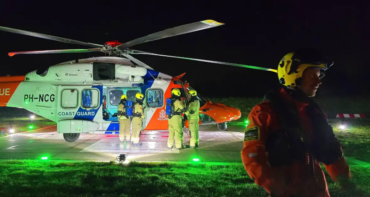 Kustwacht helikopter evacueerd patiënt van cruiseschip - Foto 2