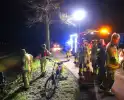 Brandweer doorzoekt sloot na melding persoon te water