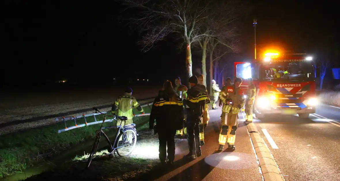 Brandweer doorzoekt sloot na melding persoon te water - Foto 2