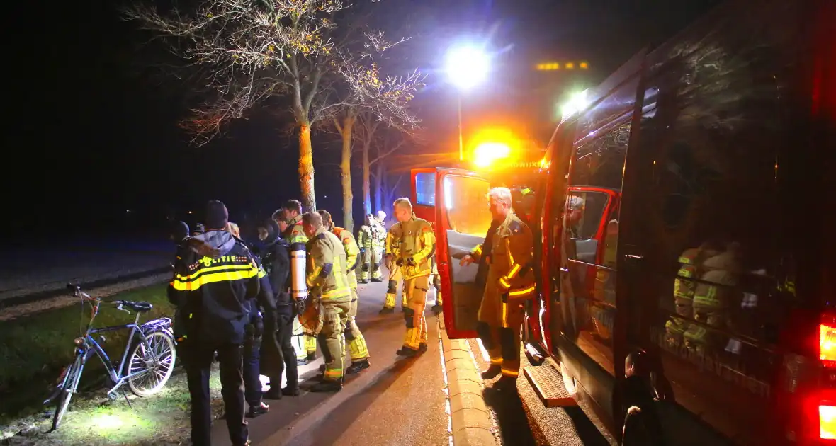 Brandweer doorzoekt sloot na melding persoon te water - Foto 3