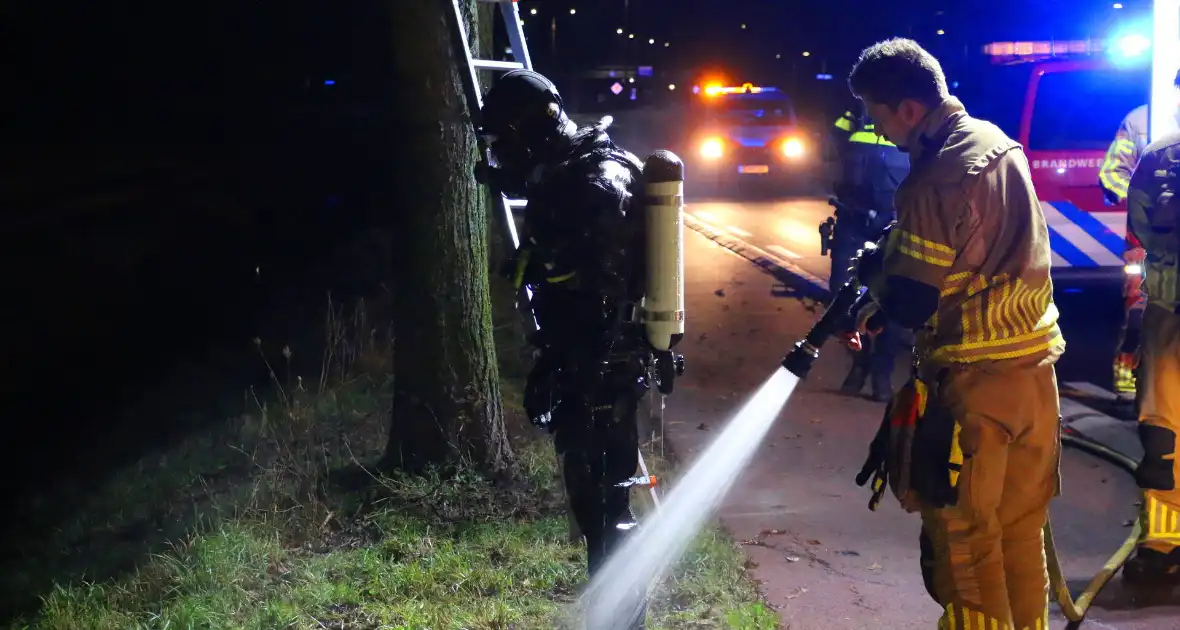 Brandweer doorzoekt sloot na melding persoon te water - Foto 7