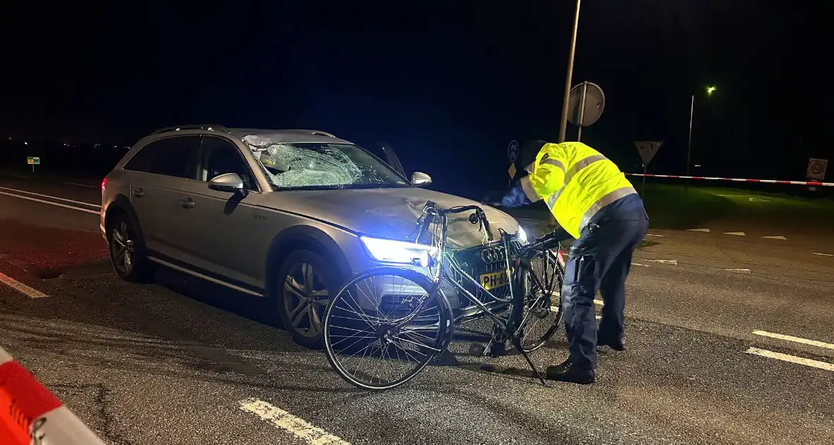 Persoon zwaargewond bij aanrijding met auto