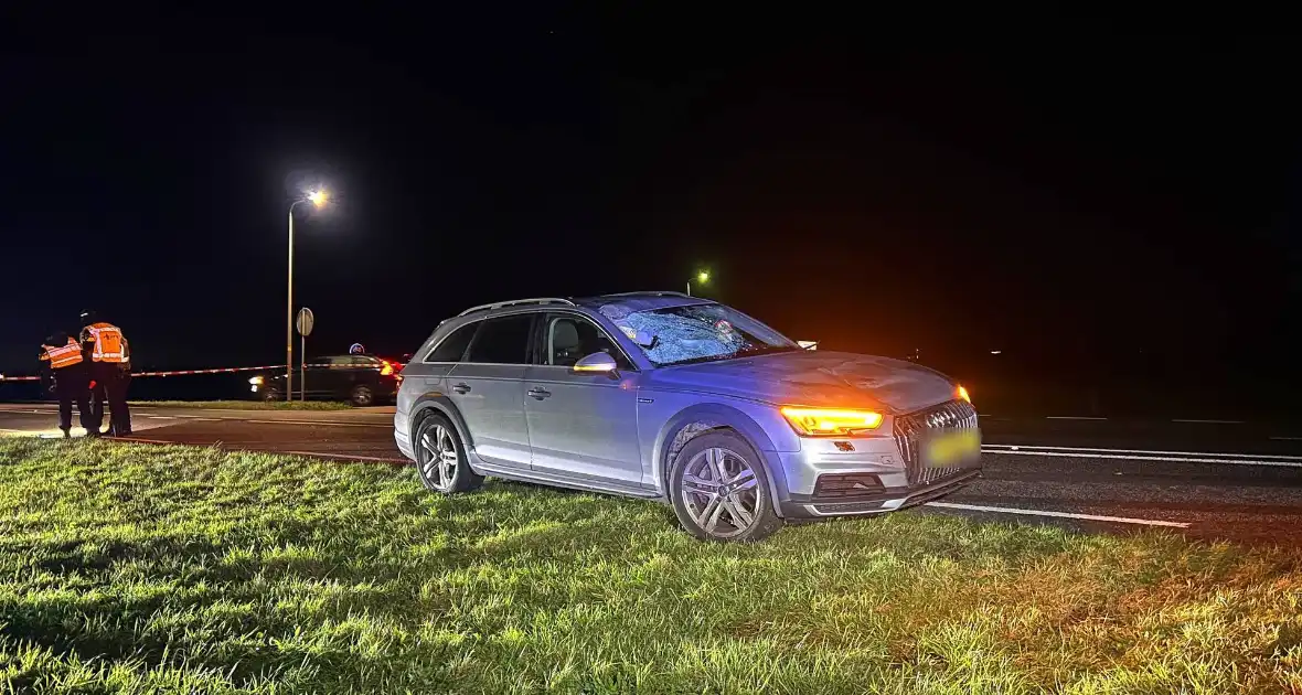 Persoon zwaargewond bij aanrijding met auto - Foto 10