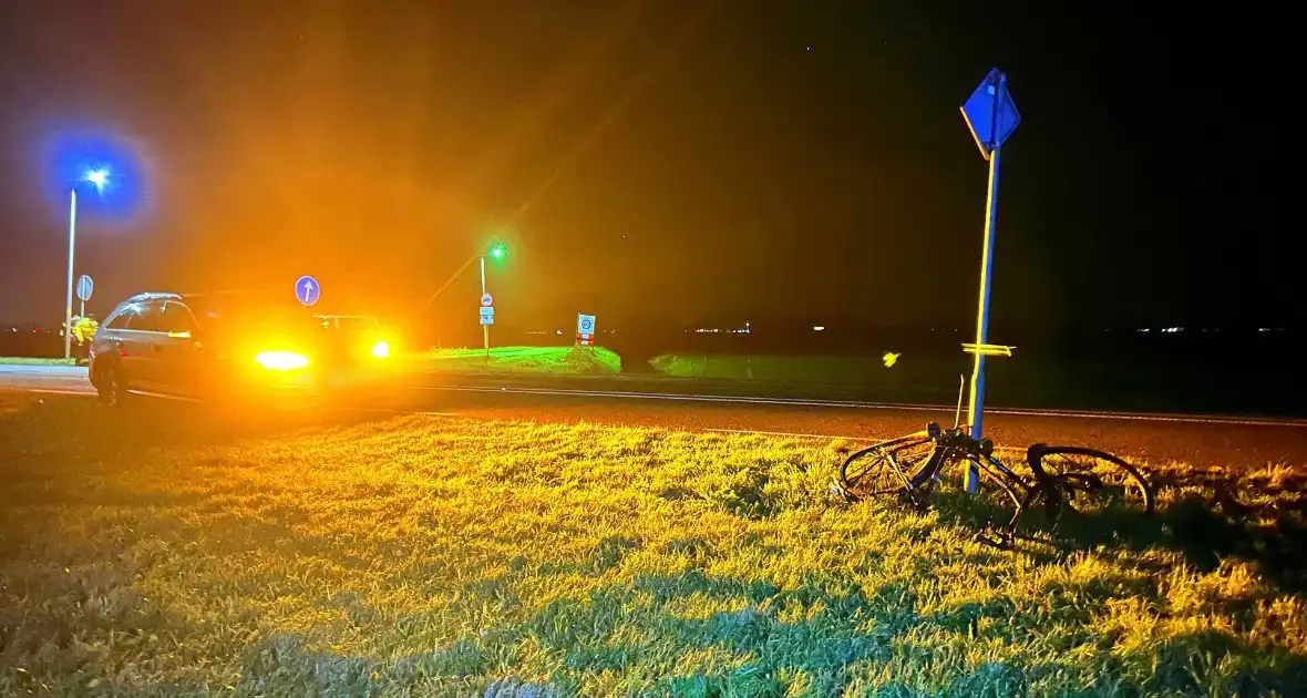 Persoon zwaargewond bij aanrijding met auto - Foto 5