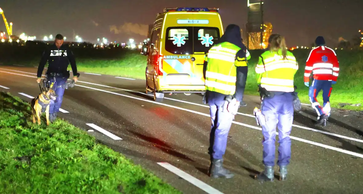 Persoon slaat op vlucht na crash en laat ravage en zwaargewonde achter - Foto 10