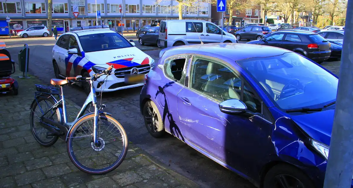 Fietser door achterruit van auto bij botsing - Foto 5