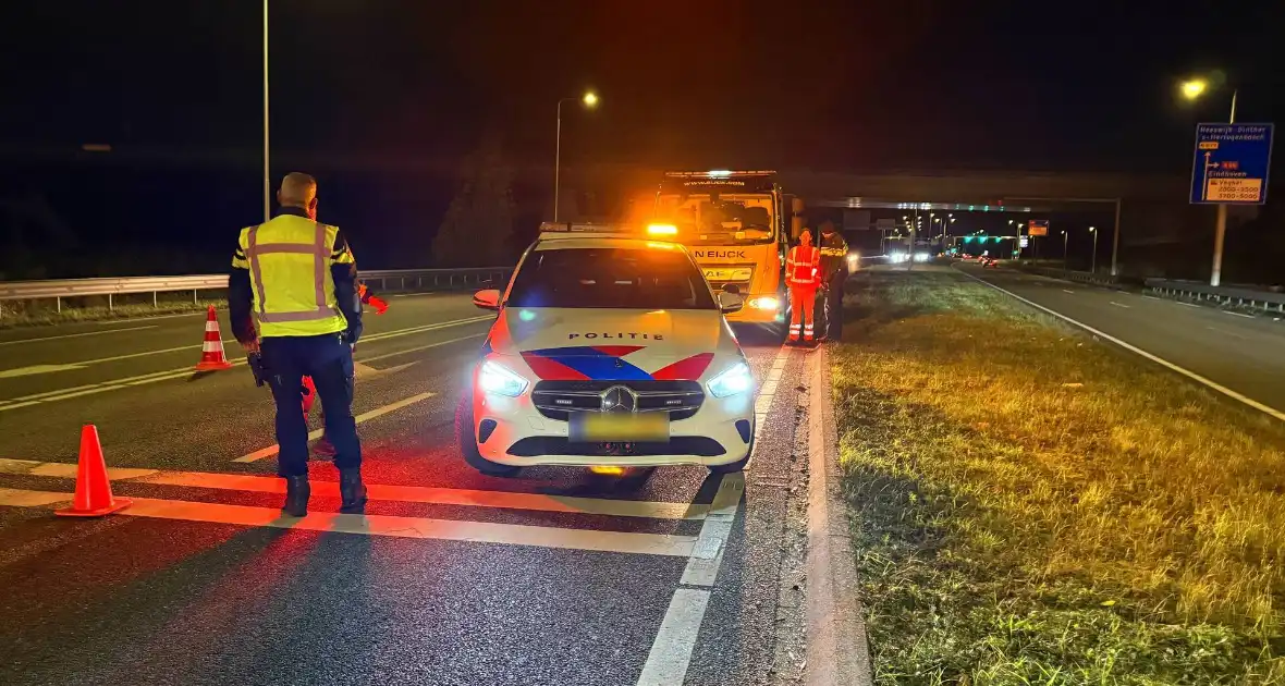 Bakwagen en personenauto komen met elkaar in botsing - Foto 2