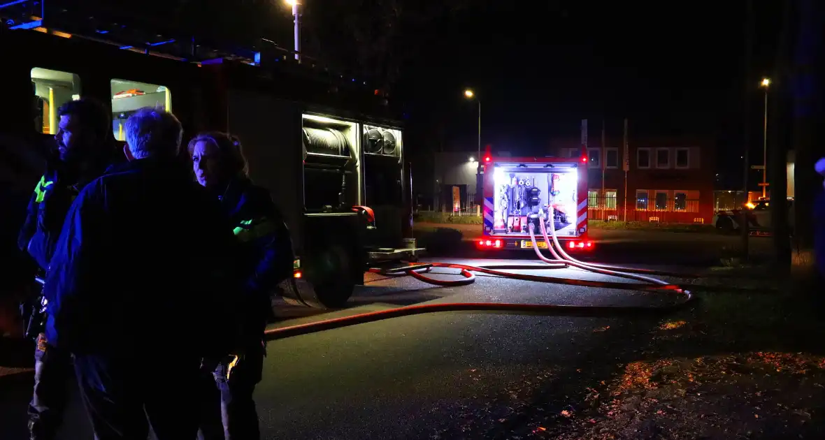 Vijf vrachtwagen total-loss verklaard door brand - Foto 2